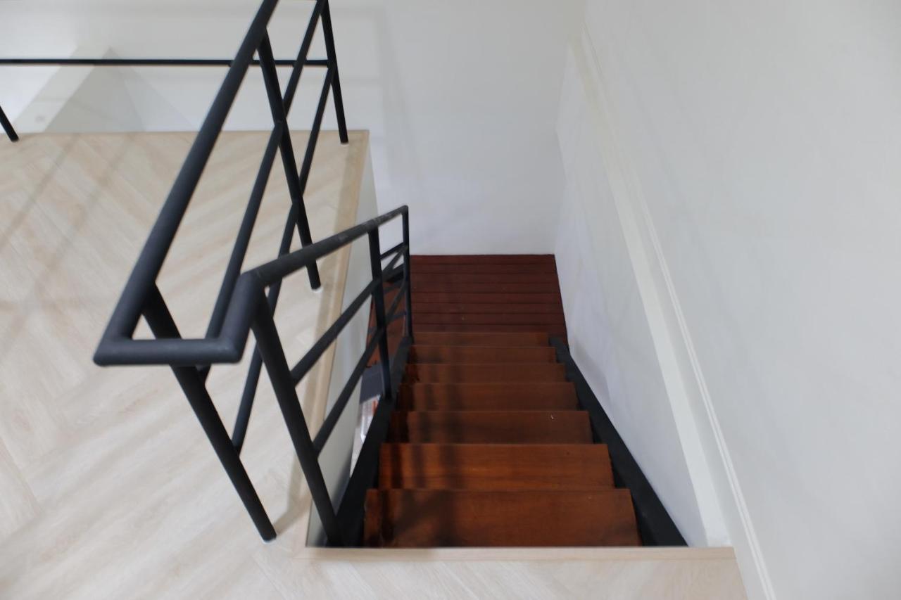 Апартаменты Baan Khun Pra Duplex Rm3 Бангкок Экстерьер фото