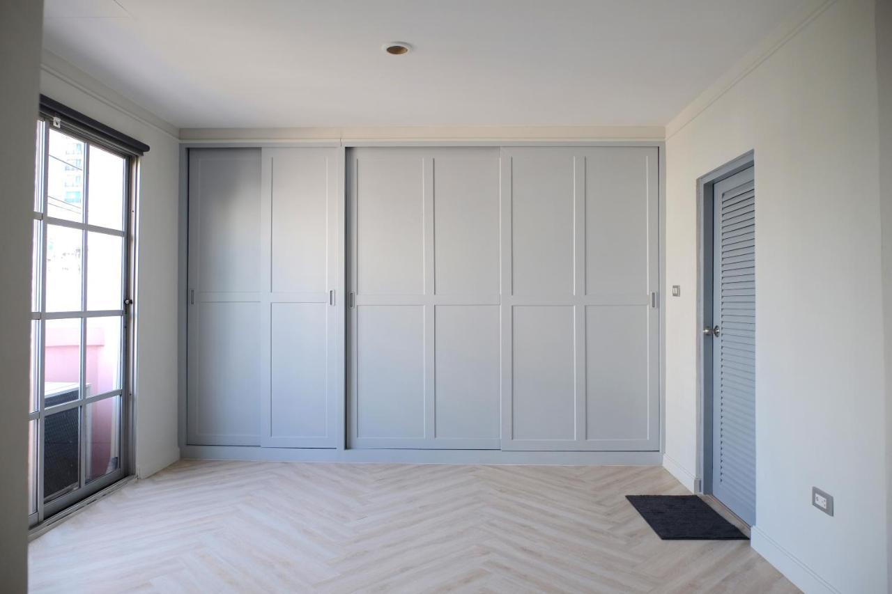 Апартаменты Baan Khun Pra Duplex Rm3 Бангкок Экстерьер фото