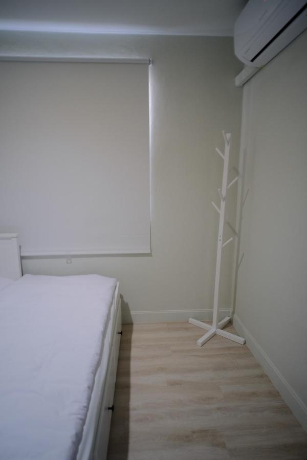 Апартаменты Baan Khun Pra Duplex Rm3 Бангкок Экстерьер фото