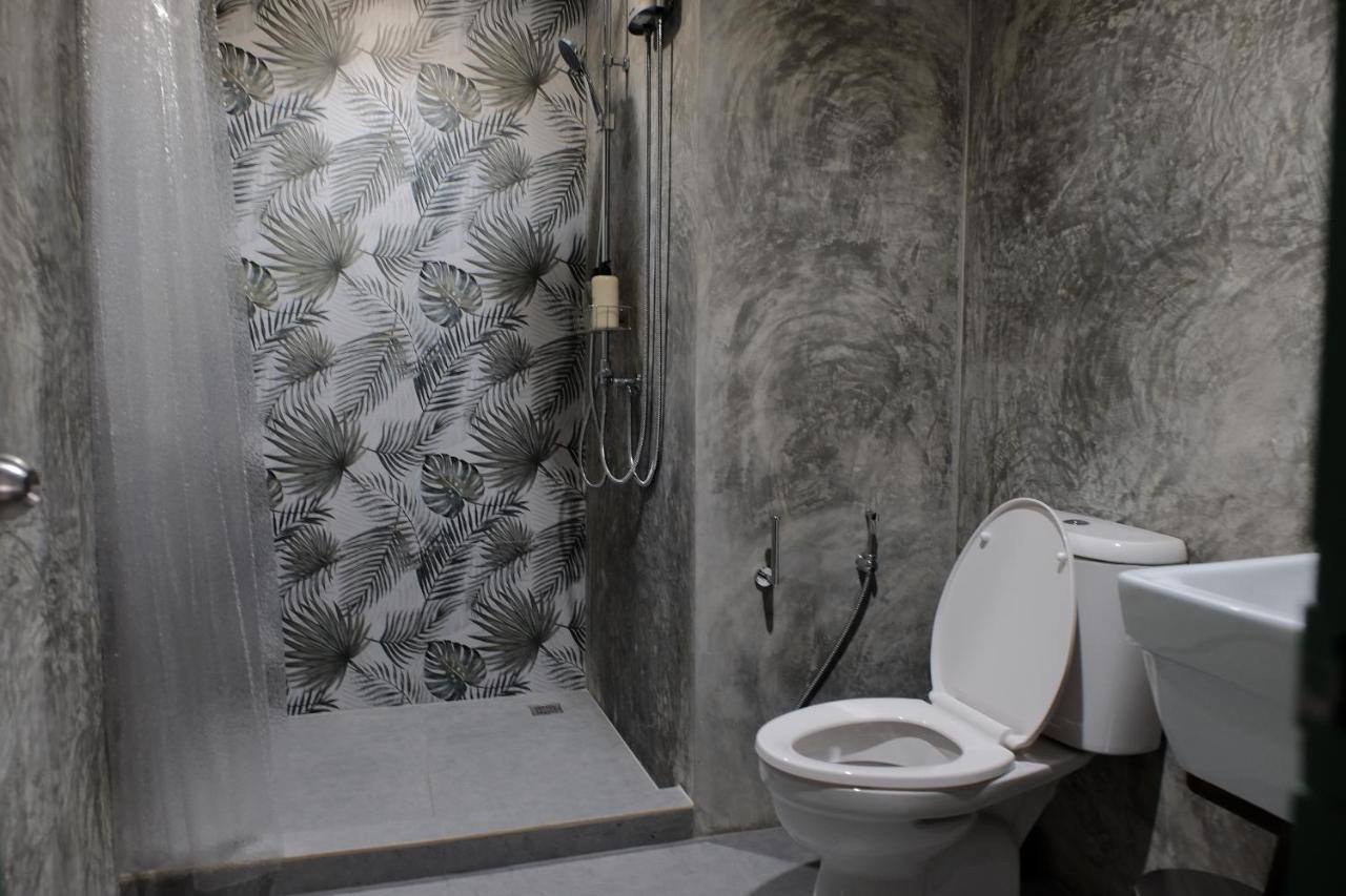 Апартаменты Baan Khun Pra Duplex Rm3 Бангкок Экстерьер фото