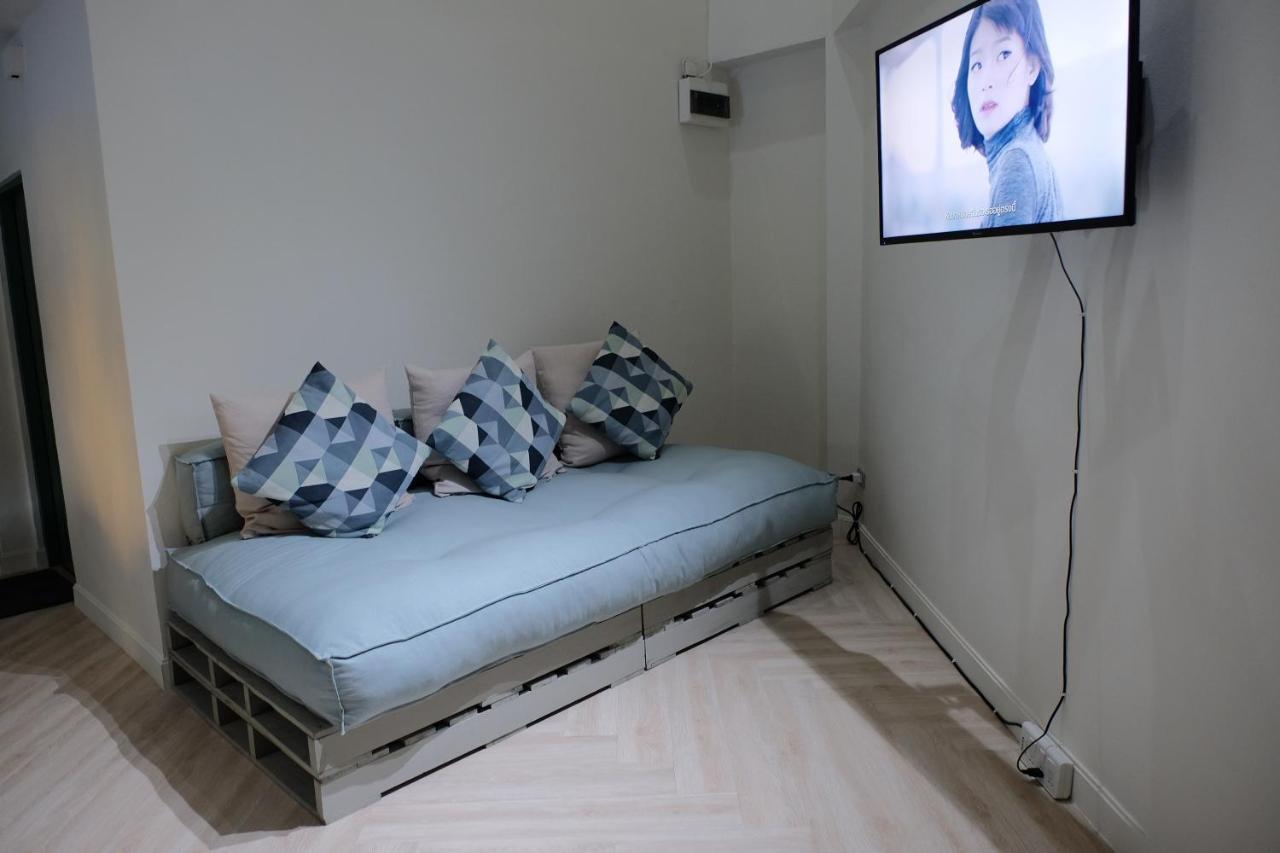 Апартаменты Baan Khun Pra Duplex Rm3 Бангкок Экстерьер фото